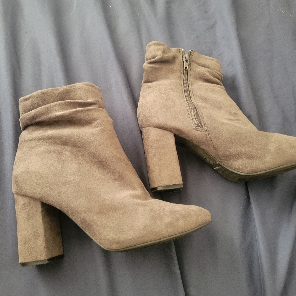 Bonnibel grey Ankle Booties womans size 9 zip up 3in heel rooshed ankle